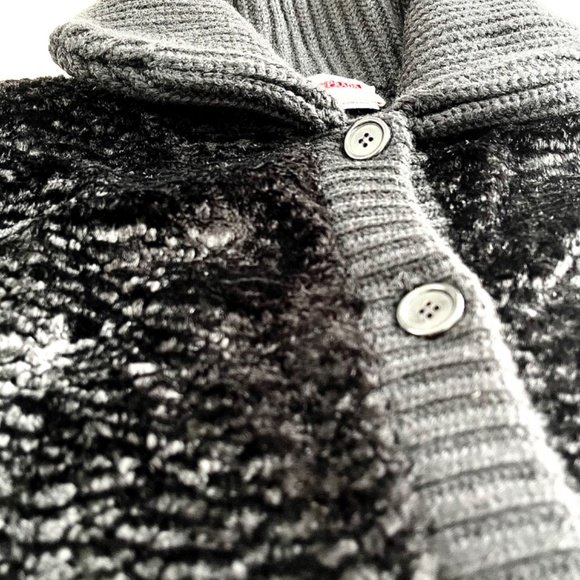 Prada wool and shearling style sweater - Medium - Picture 2 of 3